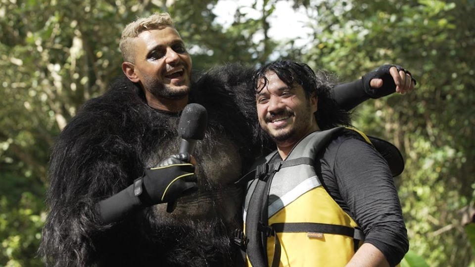 المغني مصطفى حجاج مع رامز جلال في برنامج المقالب (الحساب الرسمي لرامز على فيسبوك)