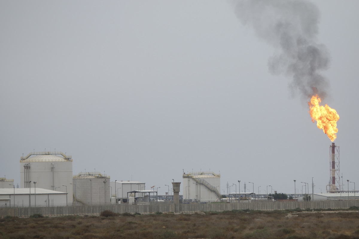 تعد شركة أكسون موبيل إحدى كبريات شركات النفط الأميركية العاملة في العراق (رويترز)