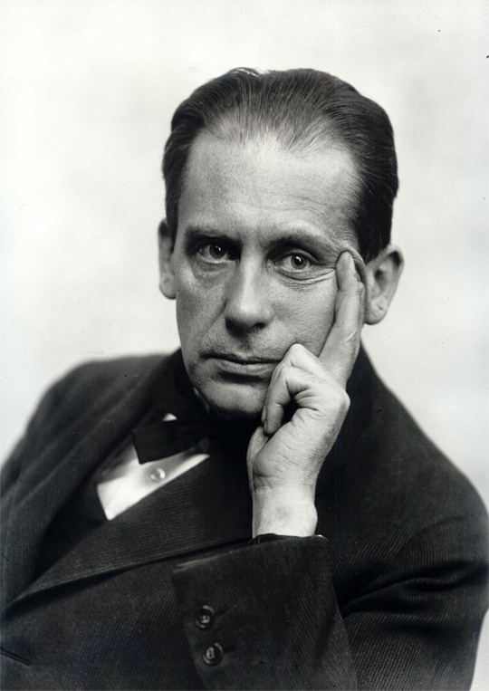 Walter Gropius WIKIMEDIA.jpg