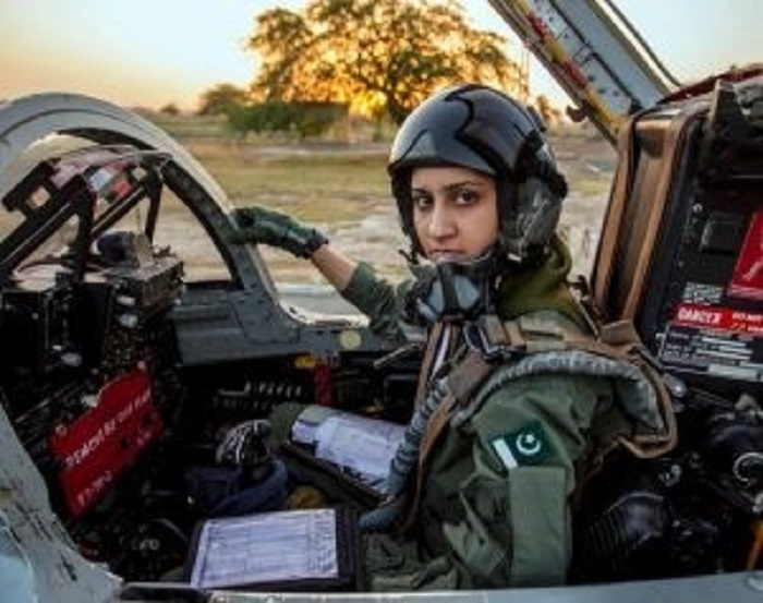 عائشة فاروق.jpg