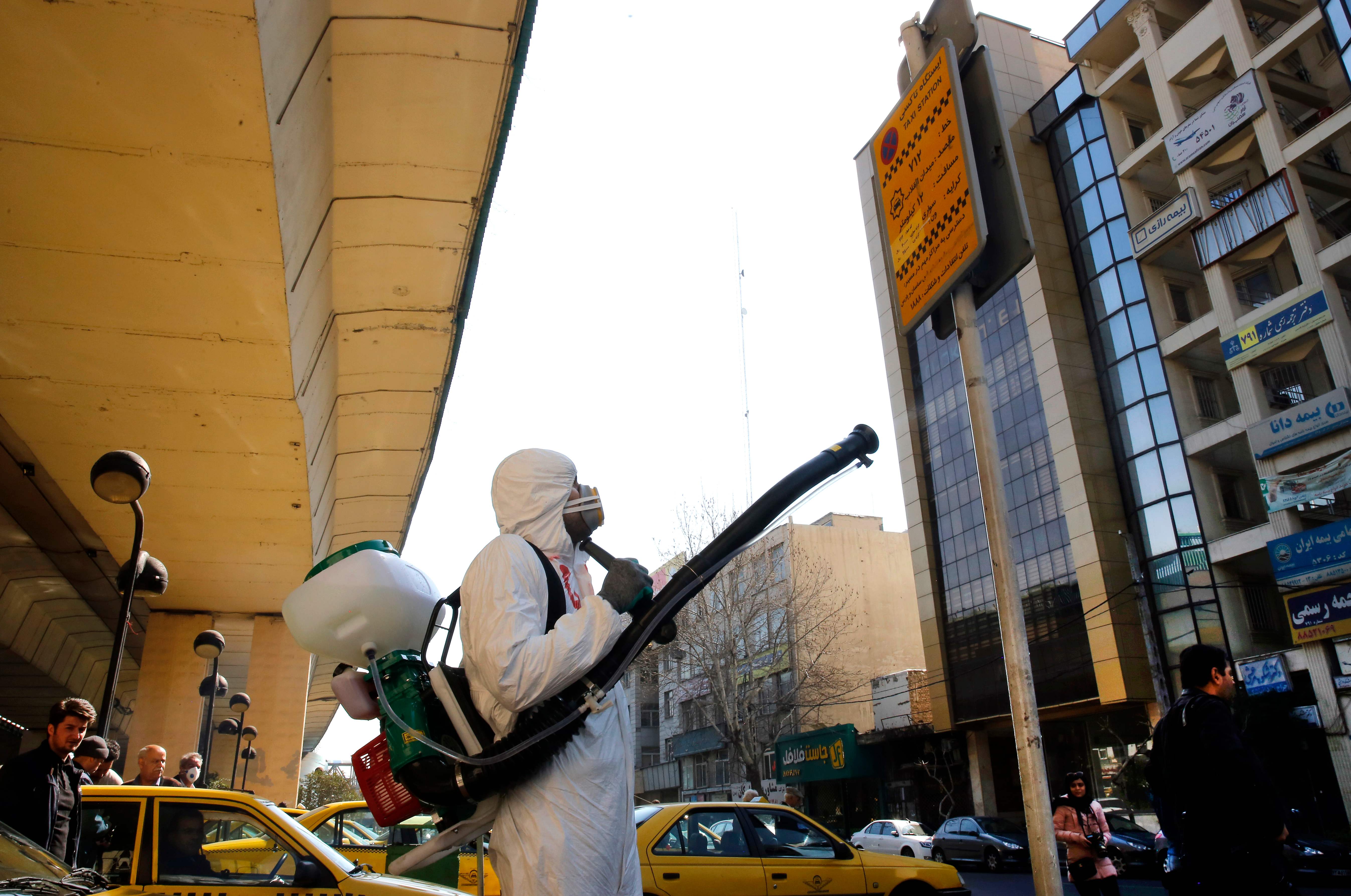 مشهديات غير مألوفة سادت شوارع العالم في ضربة وباء كورونا