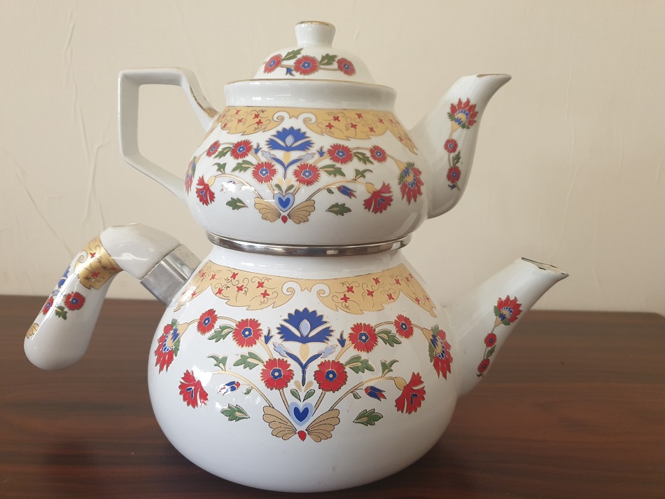 إبريق شاي تركي - اندبندنت عربية.jpg