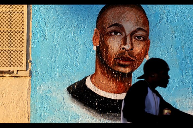 جدارية تخلد ذكرى إيزيل فورز (لوس أنجلوس تايمز).jpg