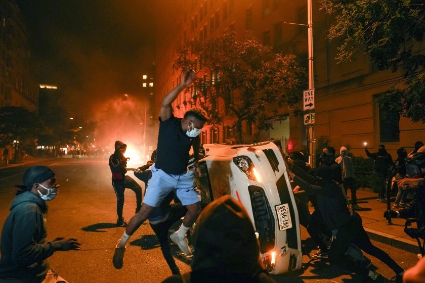 انحراف المظاهرات للعنف مسألة تؤرق الشارع الأميركي. (غيتي).jpg
