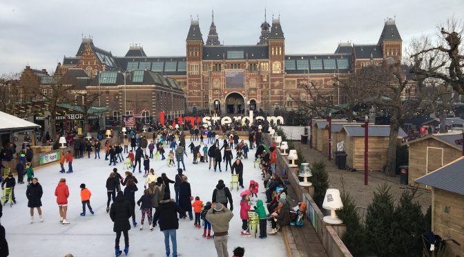ساحة جامعة امستردام في هولندا.jpg