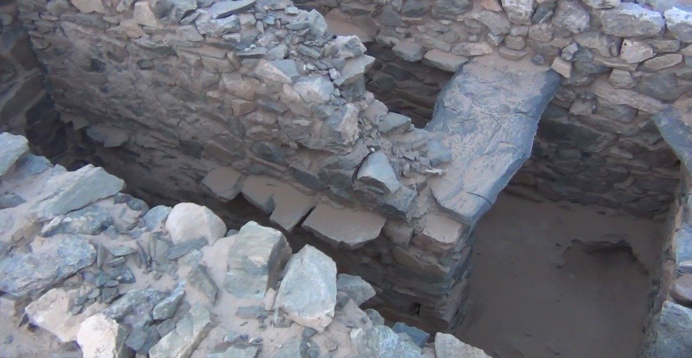 مقبرة قتبابية في حيد بن عقيل.jpg