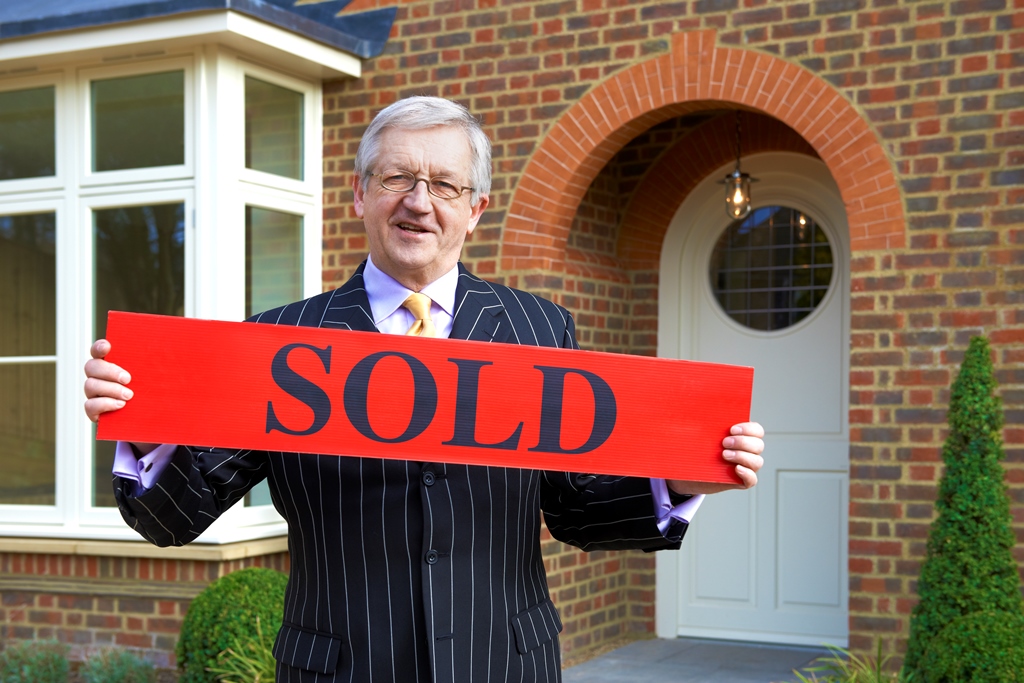 سوق العقارات قد يدفع ثمنا مضاعفا بسبب كورونا وبريكست في العاصمة لندن (غيتي)