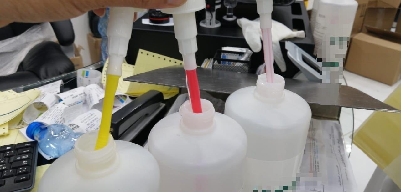 تحليل عينات من شحنات المعقمات الصحية لتأكد من مطابقتها للمعايير الطبية العالمية (وزارة التجارة السعودية).jpg