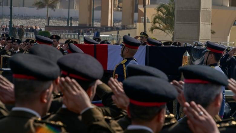 جنازة عسكرية للرئيس المصري الأسبق حسني مبارك (أ ب)