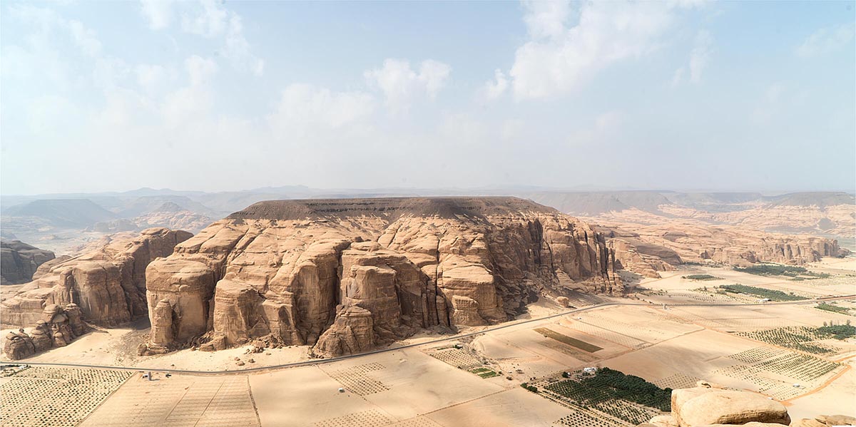 المصمم وضع معياراً متجانساً  يضمن تكامله التام مع محيطه الطبيعي والإرث التراثي والثقافي.jpg