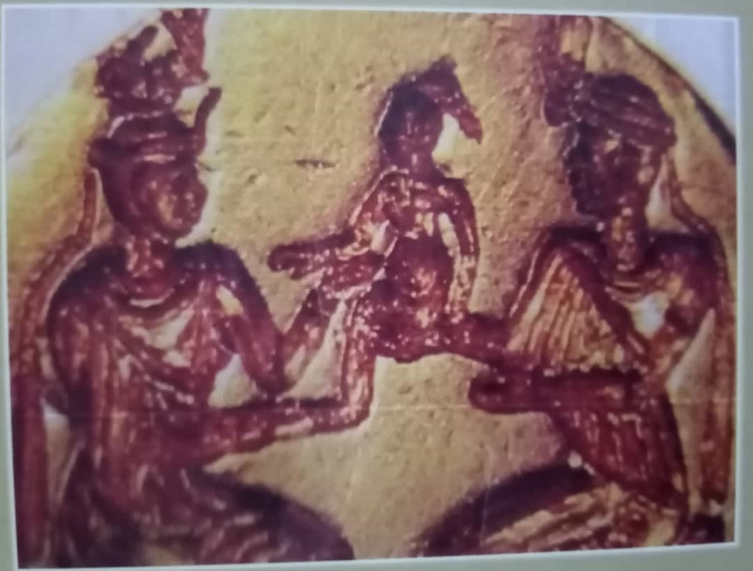 الجرتق على خاتم الملكة شاخيتي (هيئة الاثار).jpg