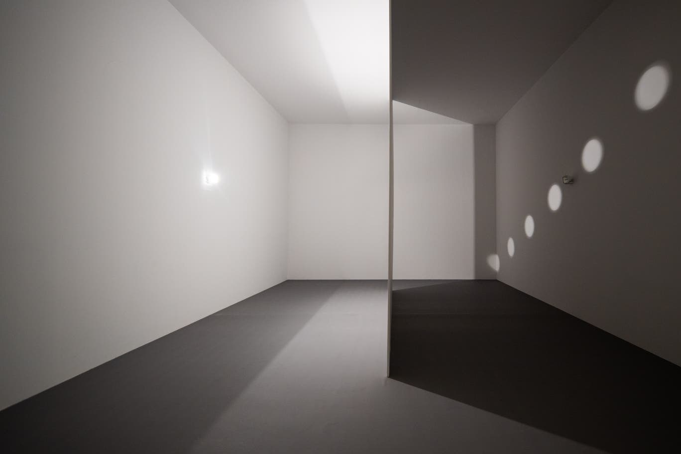 noor nancy holt 2.jpg