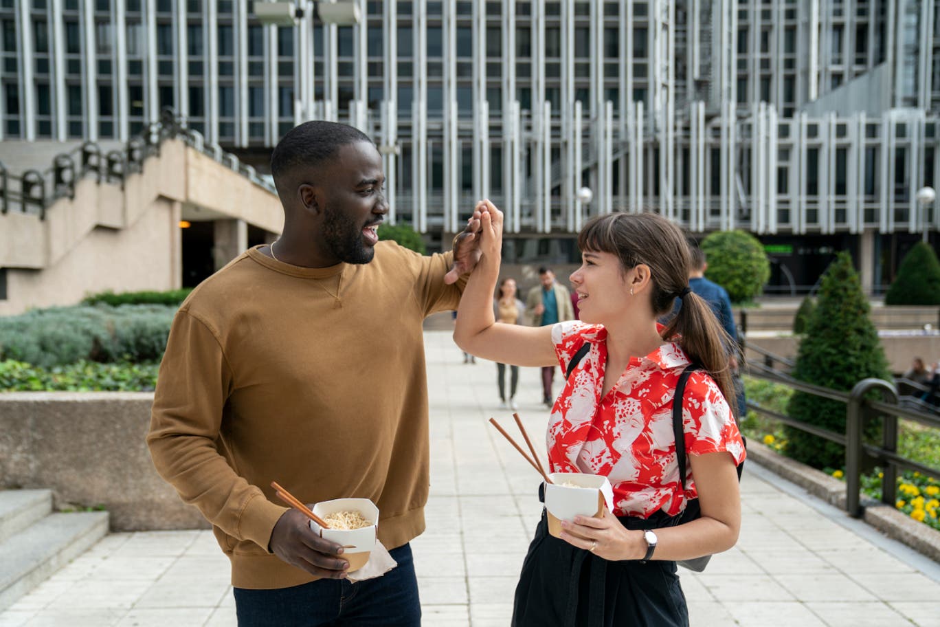 الممثلة لايا كوستا في أحد مشاهد فيلمها "توأم الروح" (غيتي)