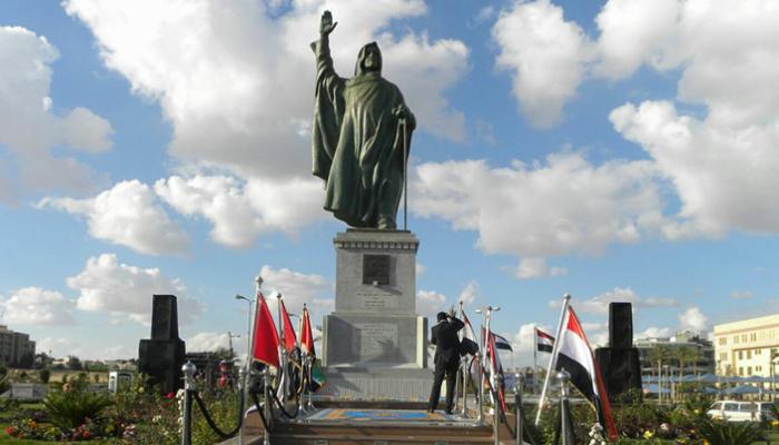 تمثال الشيخ زايد في الجيزة بمصر (وام)