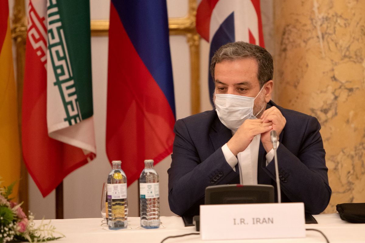 يقول أميركيون إن المفاوضين الإيرانيين لم يحصلوا على الضوء الأخضر من طهران لأتخاذ قرارات (رويترز).jpg