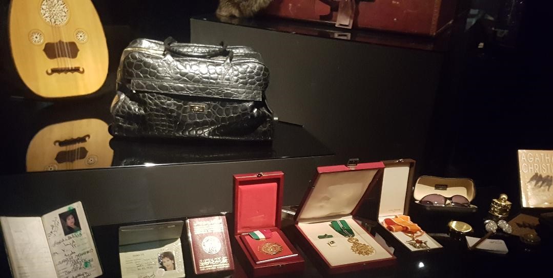 مقتنيات شخصية لوردة الجزائرية.jpg