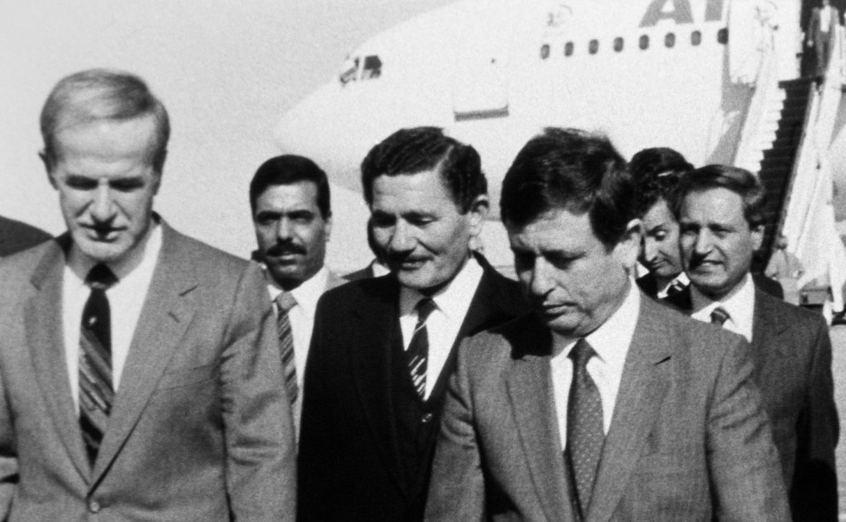 حافظ الأسد وعبدالحليم خدام (أ ف ب)