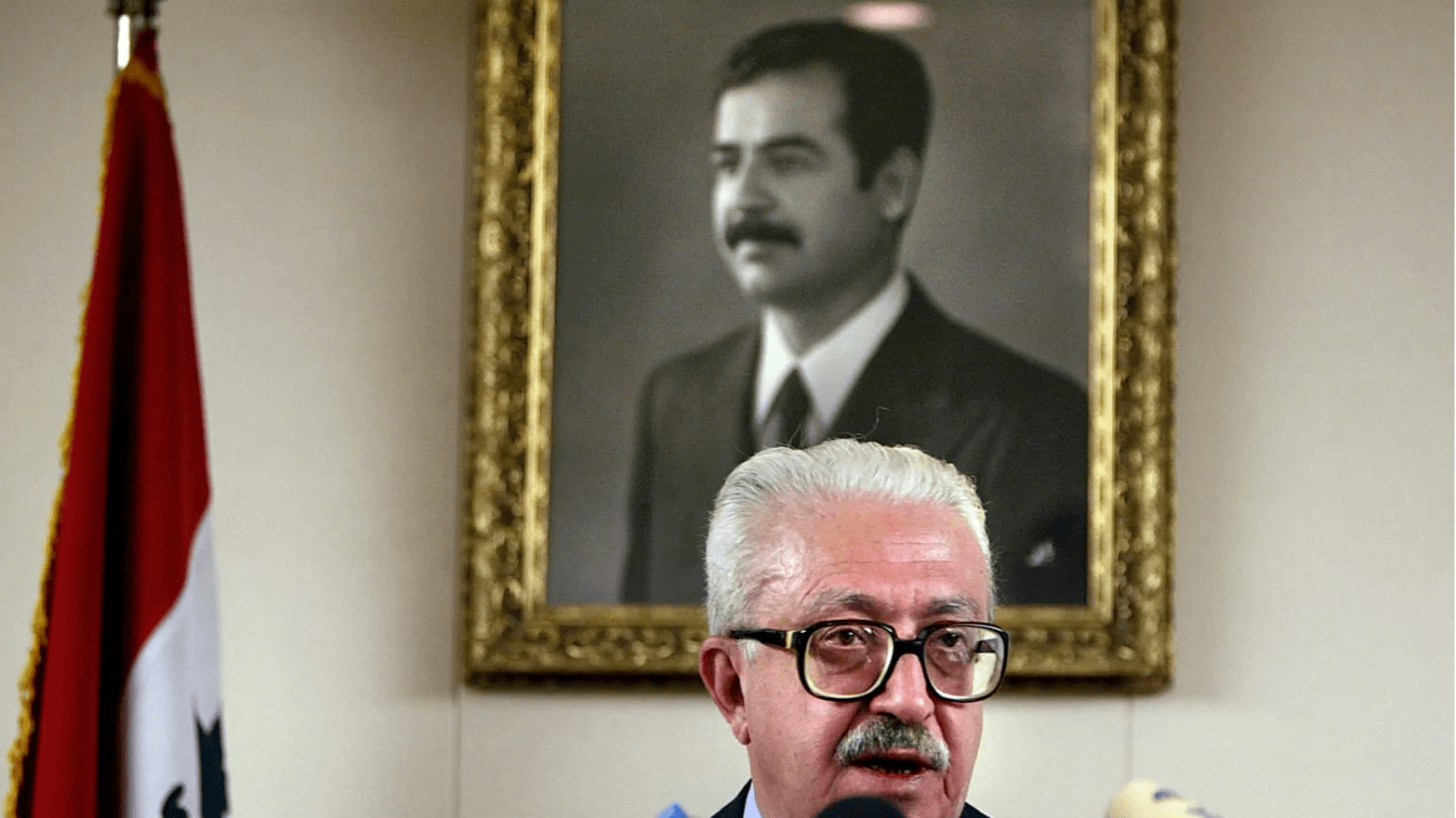 طارق عزيز الذي شغلت منصب نائب رئيس مجلس الوزراء ووزير الخارجية في العراق فترة حكم صدام حسين (رويترز)
