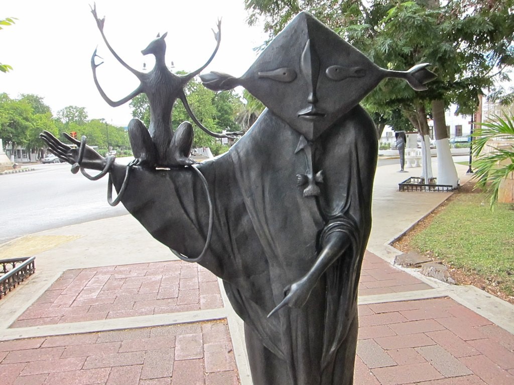 thumbnail_أعمال ليونورا كارينغتون (2).jpg