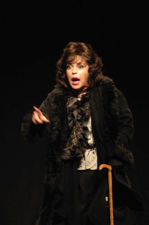 thumbnail_من مسرحية فيفا لا ديفا.jpg