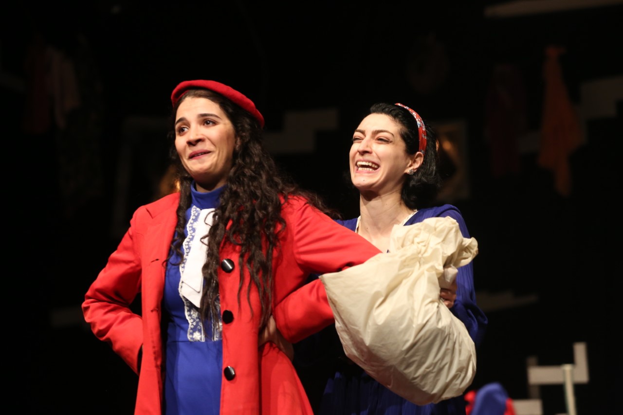 thumbnail_لمى بدور وسالي أحمد في لقطة من عرض سوبر ماركت.jpg