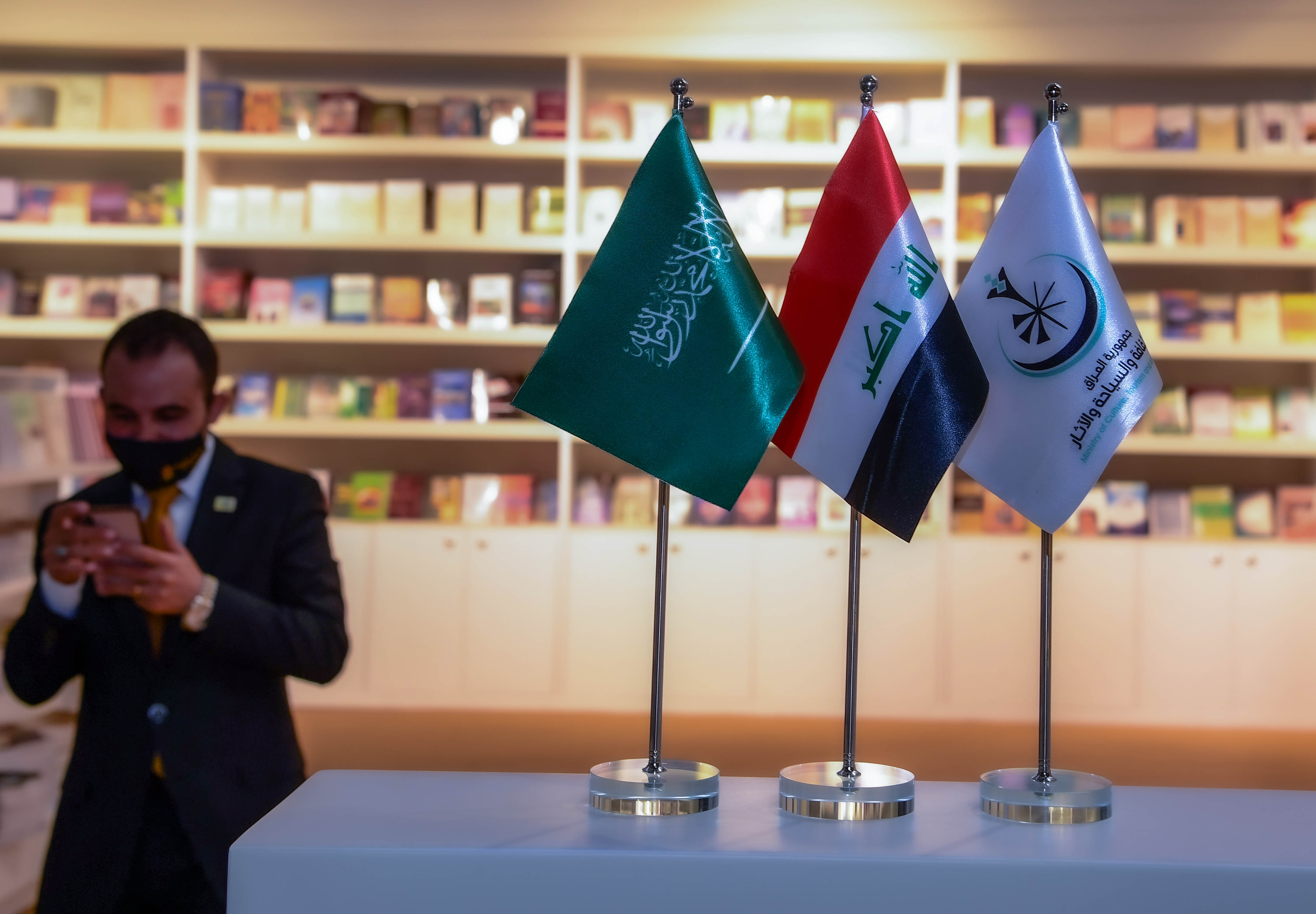 يشارك العراق في المعرض كضيف شرف النسخة الحالية (اندبندنت عربية - بشير صالح)