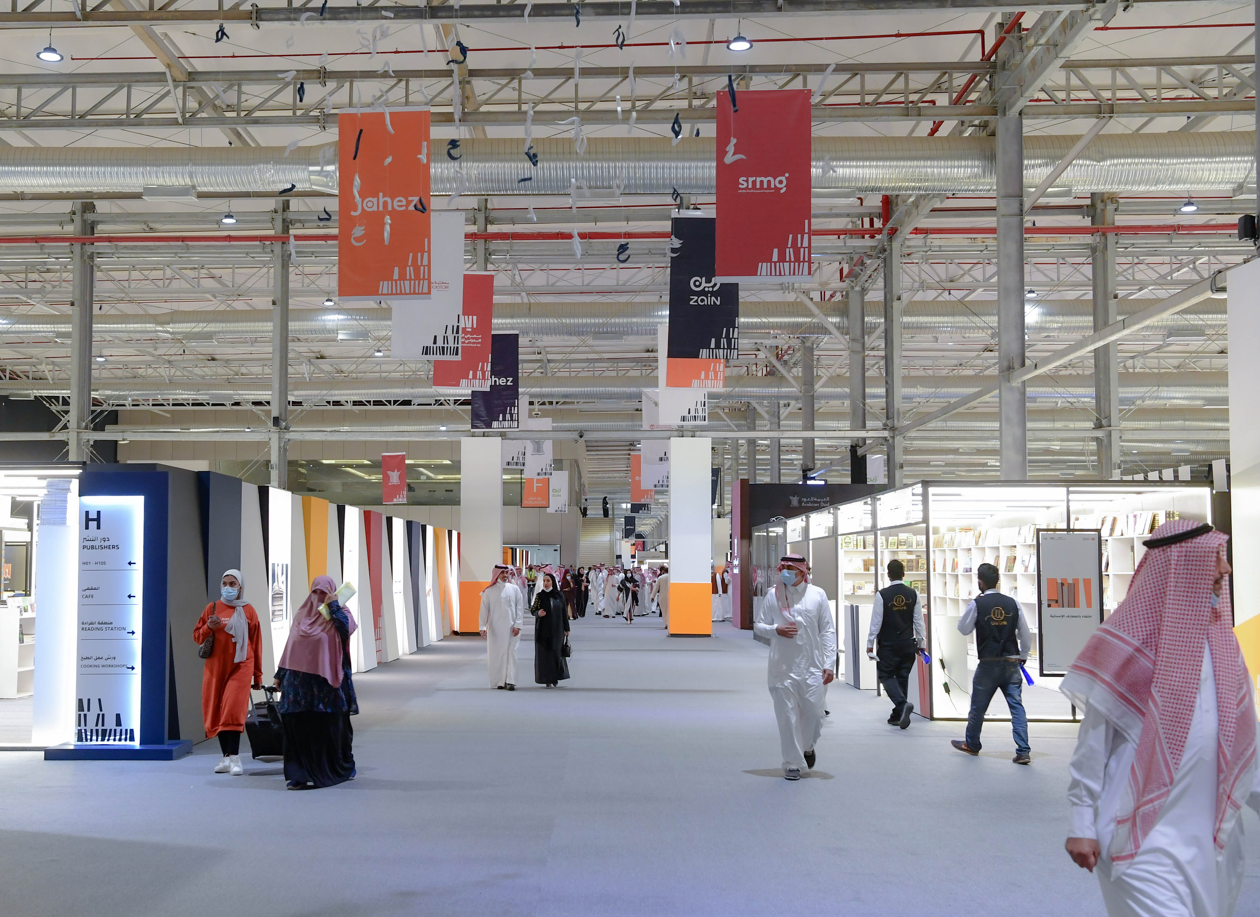 معرض الكتاب بعد حفل الافتتاح (اندبندنت عربية - بشير صالح)