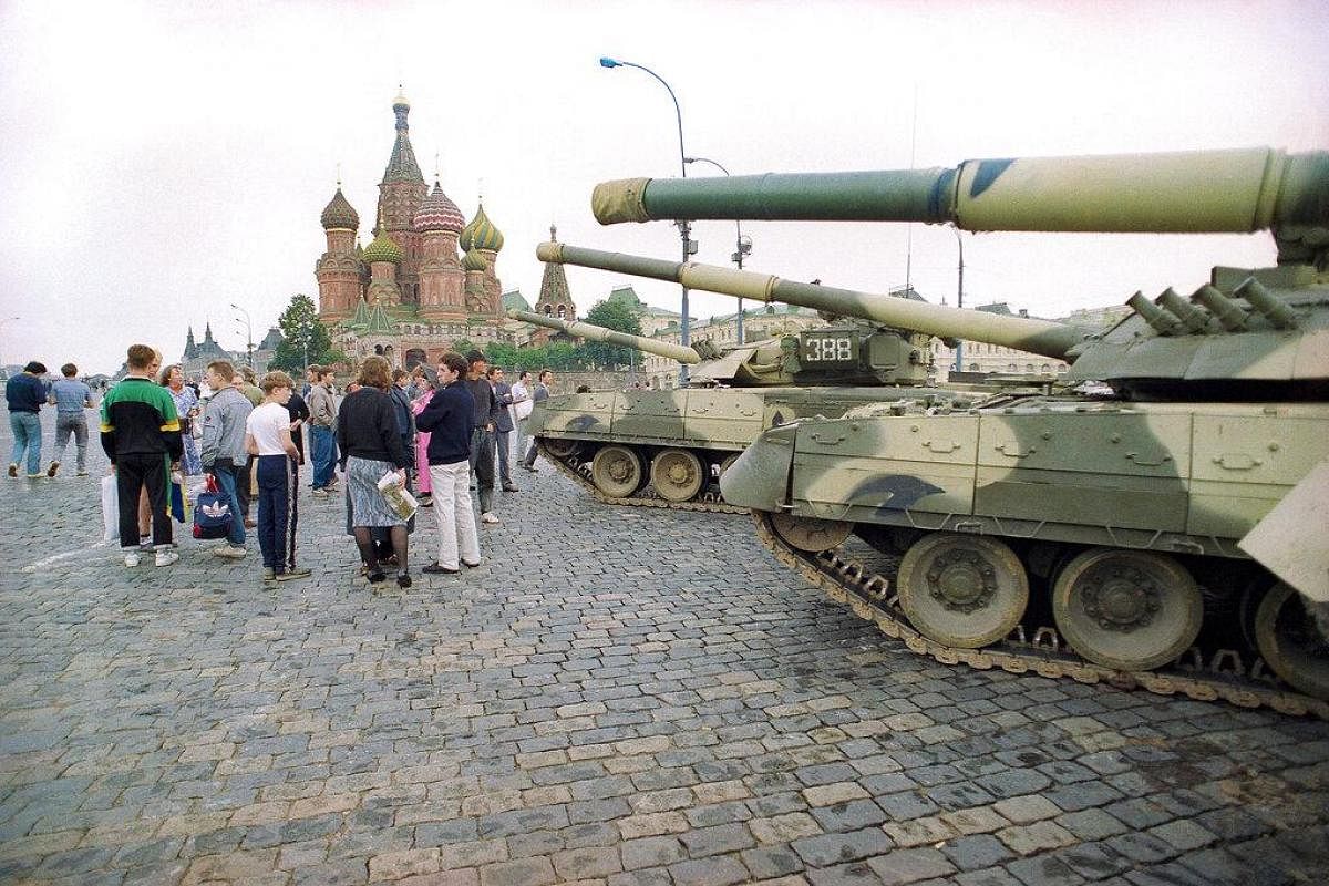 Russian_soviet_coup_anniversary-AP.jpg
