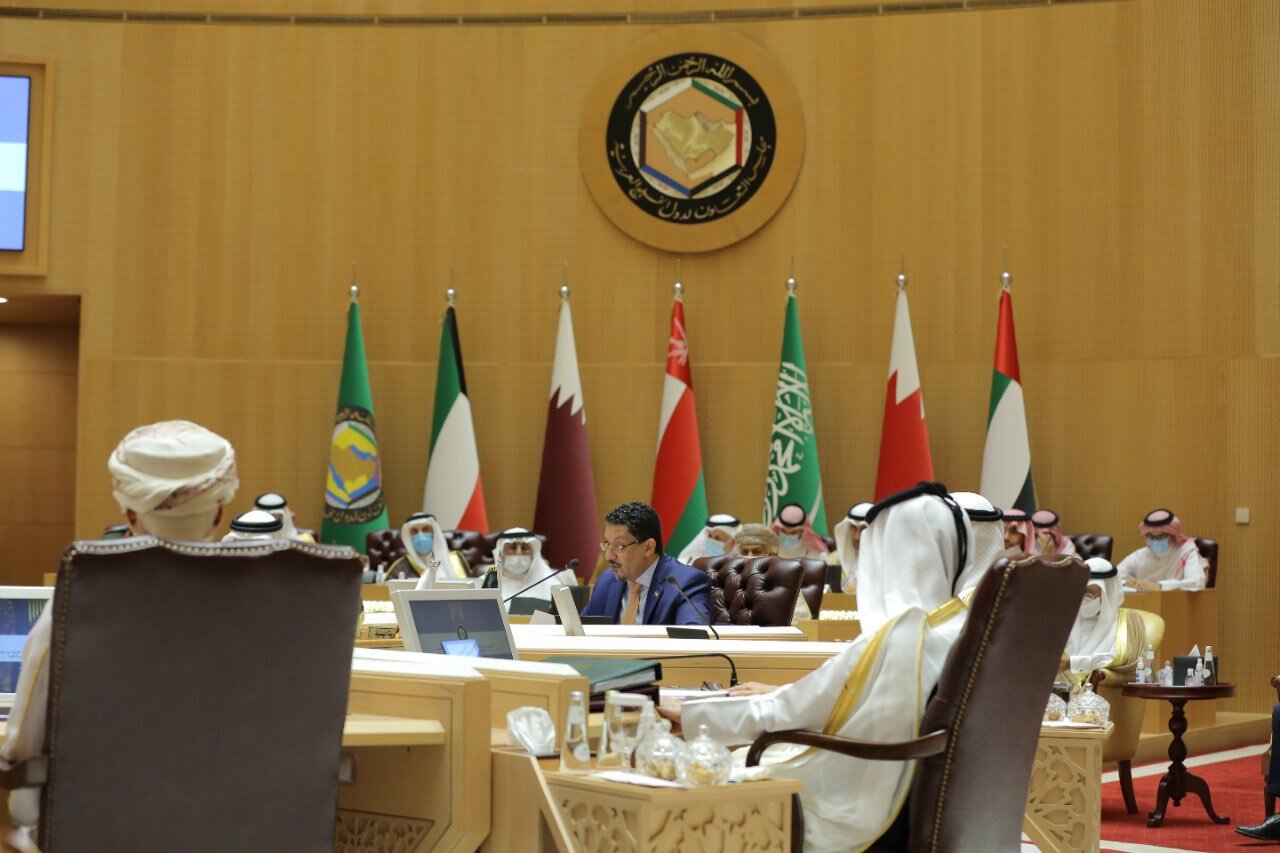 وزير الخارجية اليمني أثناء حضوره جلسة في مجلس التعاون الخليجي (اندبندنت عربية)