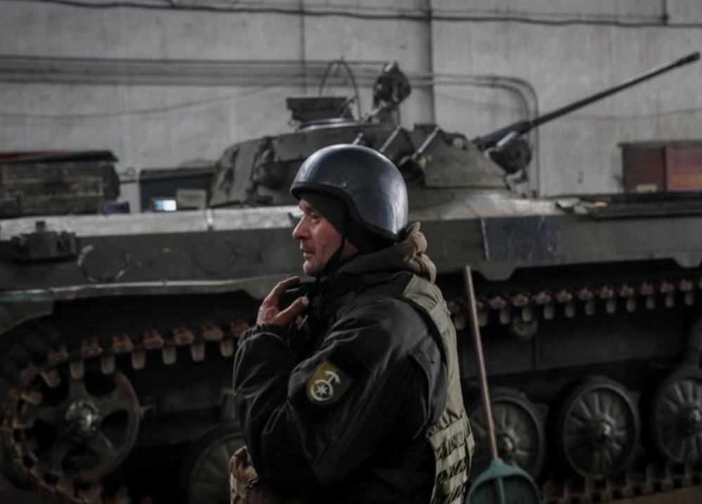 جندي أوكراني في "نوفولوهانسكي"، أوكرانيا، فبراير 2022 