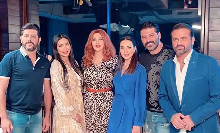 thumbnail_نجوم مسلسل بيوت من ورق.jpg