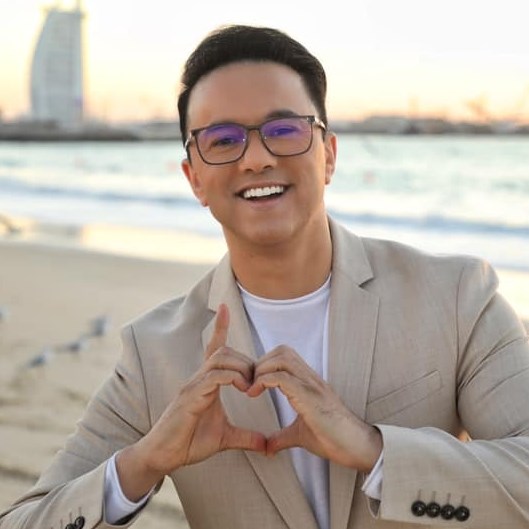 thumbnail_ريدوان صفحته على فايسبوك.jpg