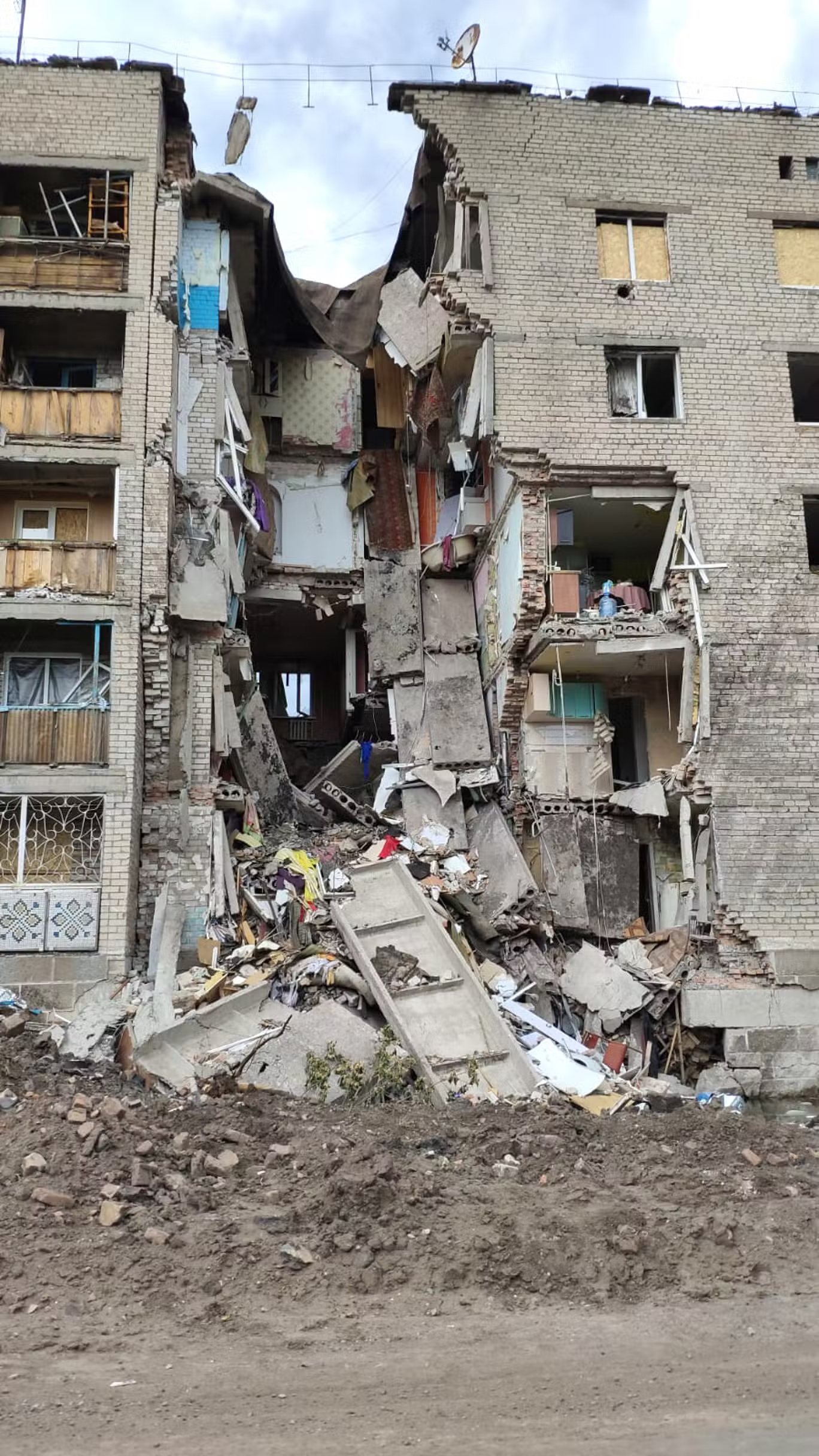 دمار تسببت به الهجمات الروسية في مدينة باخموت في شرق أوكرانيا (كيم سنغوبتا)