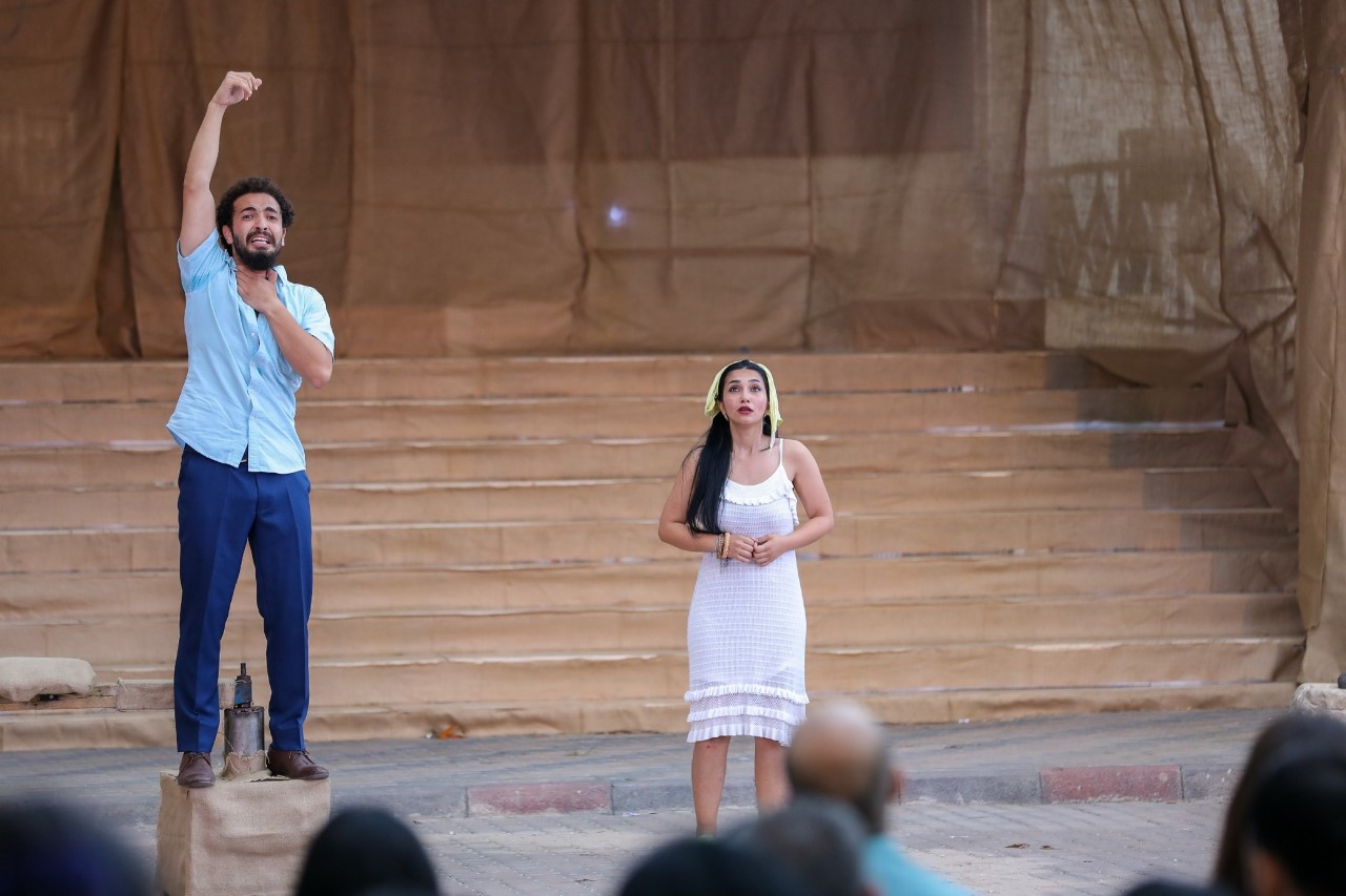 thumbnail_حمدي وجمالات في العرض السوري من هنا وهناك.jpg