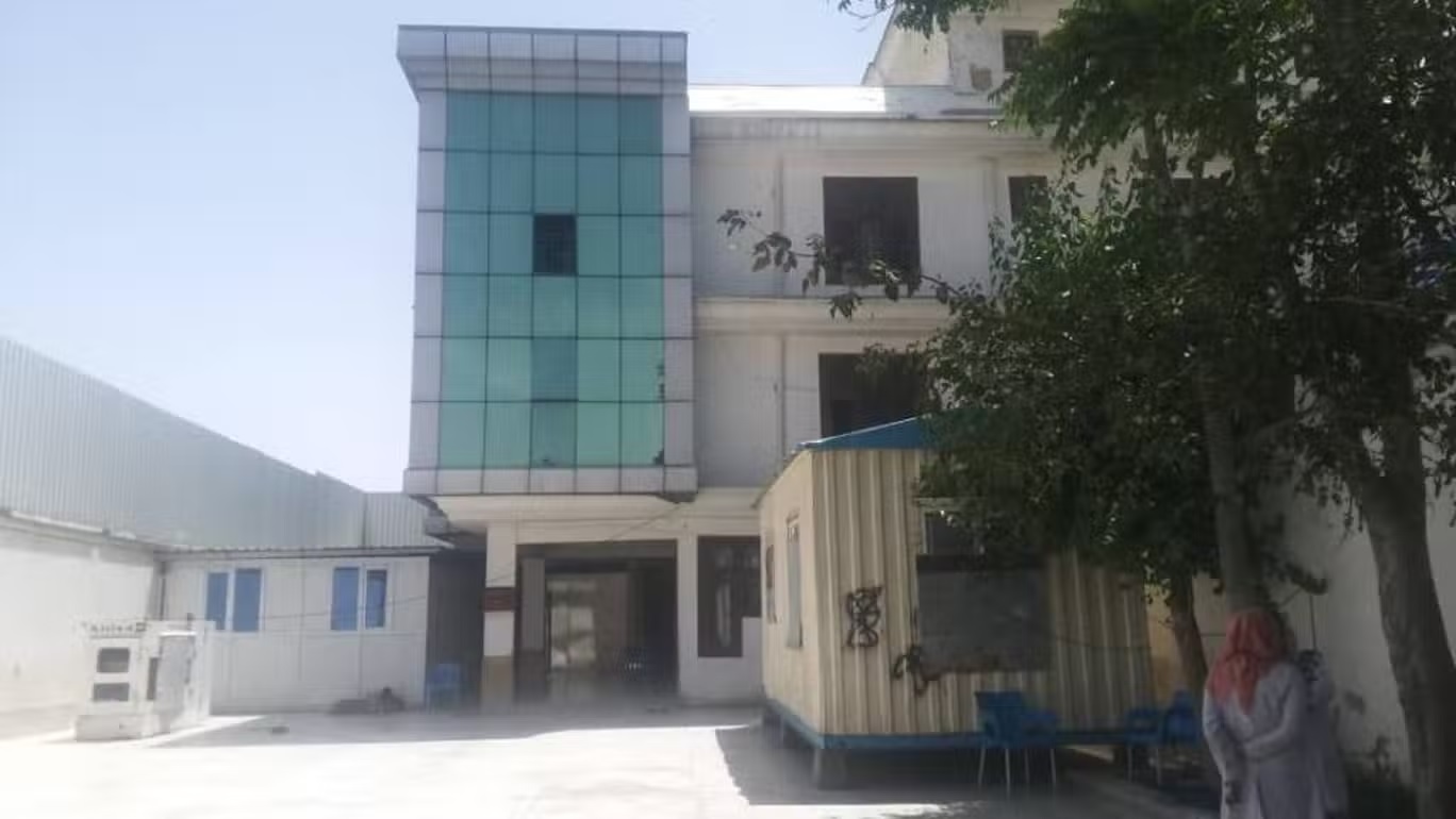تم دمج مستشفى خوشال خان مع منشأة أخرى لإعادة تأهيل مدمني المخدرات بسبب نقص التمويل والموارد (ماتيولا شيرزاد)