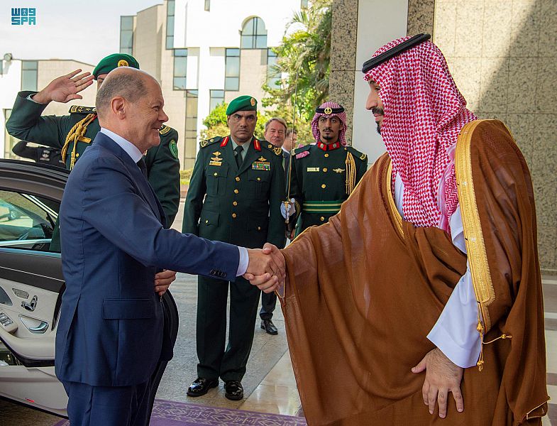 Almanya Başbakanı, yeni enerji çözümleri (SPA) bulmak amacıyla Suudi Arabistan'ı ziyaret etti.