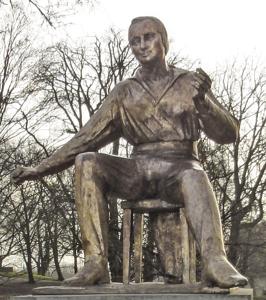 Waldemar_Grzimek_-_Heinrich-Heine-Denkmal_Bremen-01a.jpg