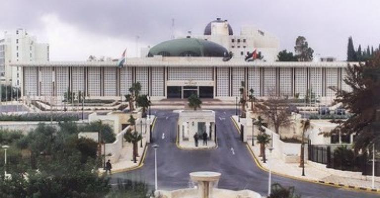  مبنى البرلمان الحديث ويعرف بمبنى القبة (بتر)