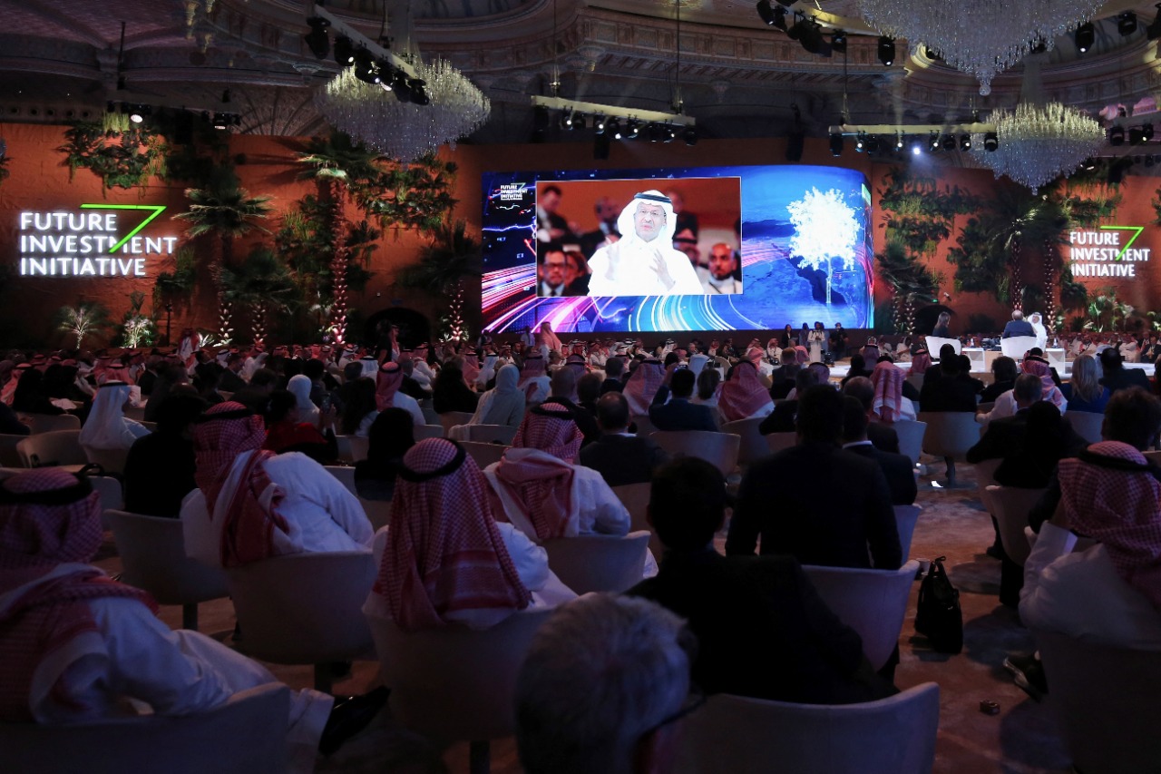 أثناء كلمة وزير الطاقة السعودي الأمير عبدالعزيز بن سلمان (رويترز)
