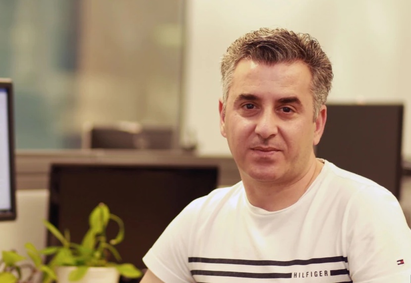 رضا حقیقت.jpg