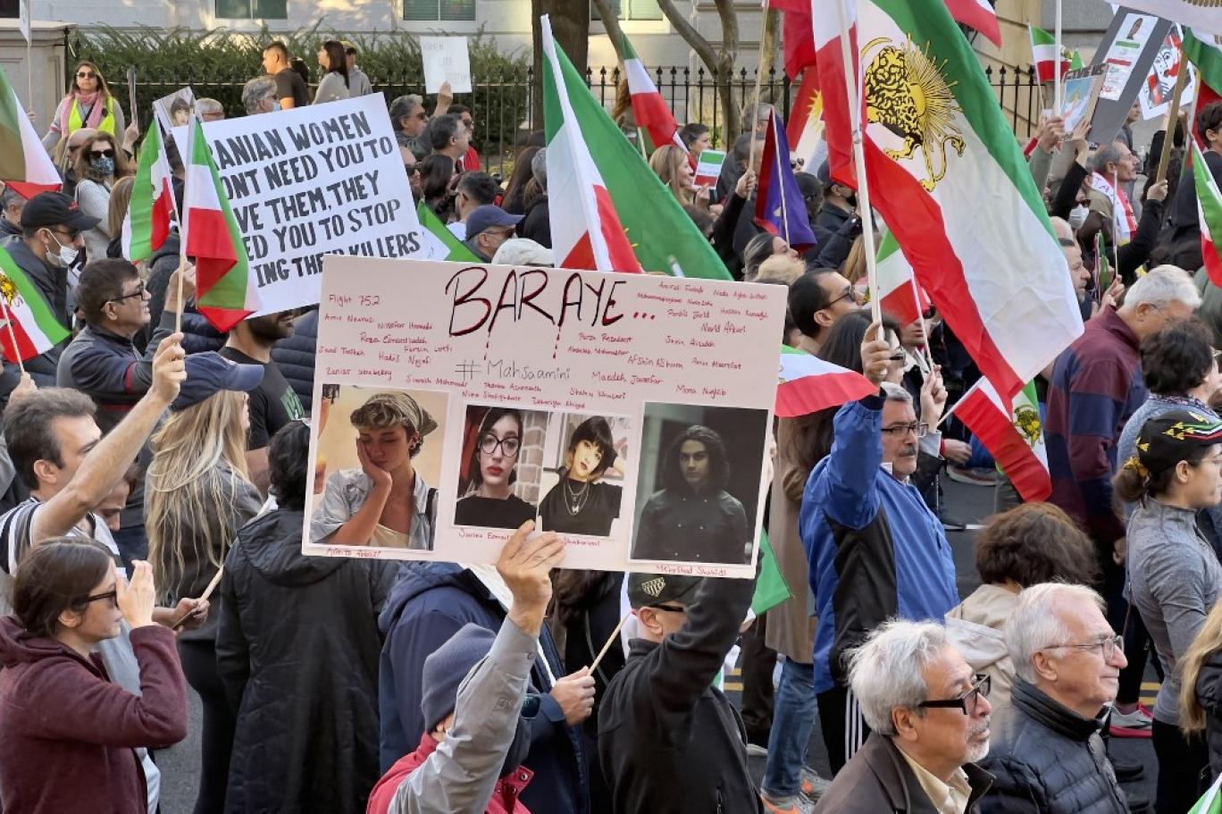 تظاهرات في واشنطن العاصمة تضامنا مع المحتجين الإيرانيين (أ ف ب)
