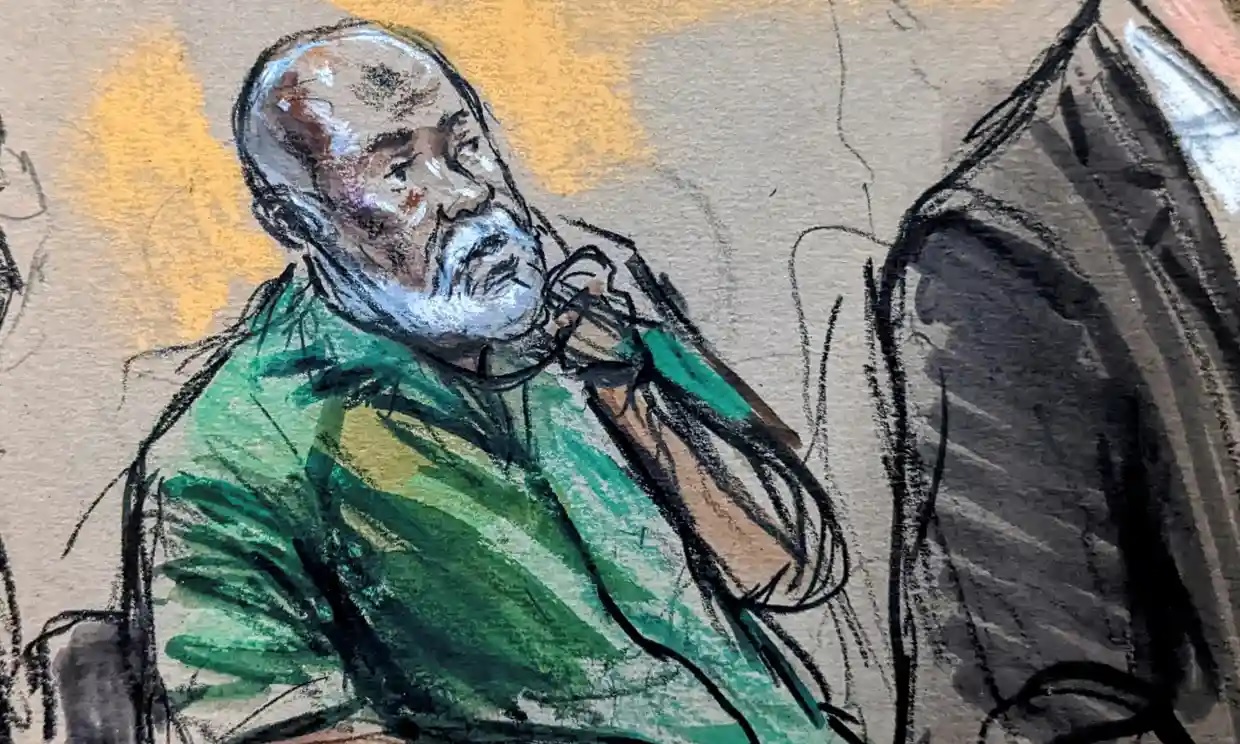 رسم تخطيطي لمشتبه به في تفجير لوكربي محمد أبو عجيلة مسعود يمثل أمام المحكمة في واشنطن العاصمة يوم الاثنين. تصوير بيل هينيسي - رويترز