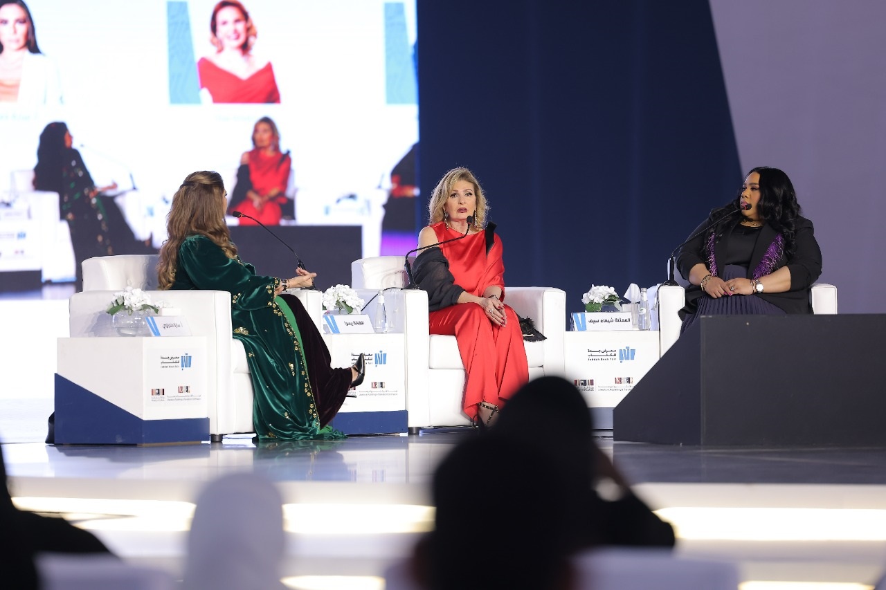 الفنانة يسرا وشيماء.jpg