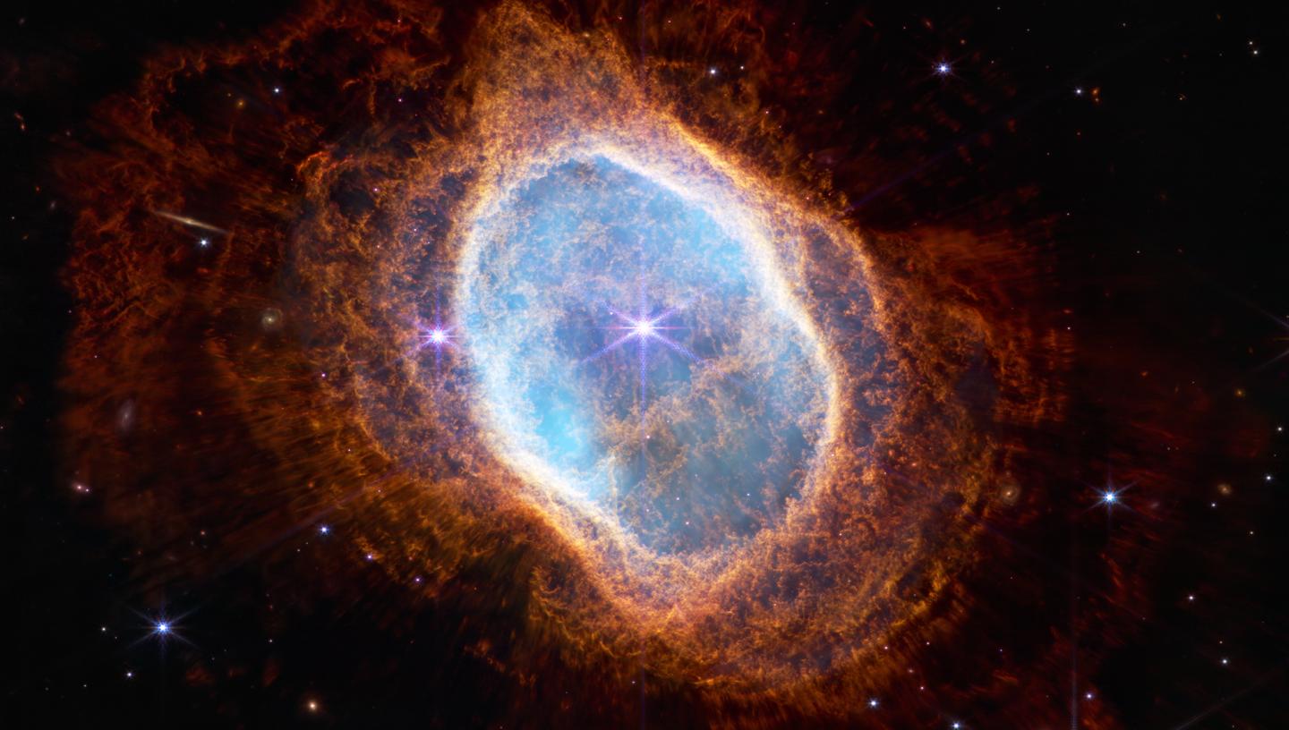 STScI-01G79RF5F5TPZJSDT3Y640XNQ1-southern-ring-nebula.jpg