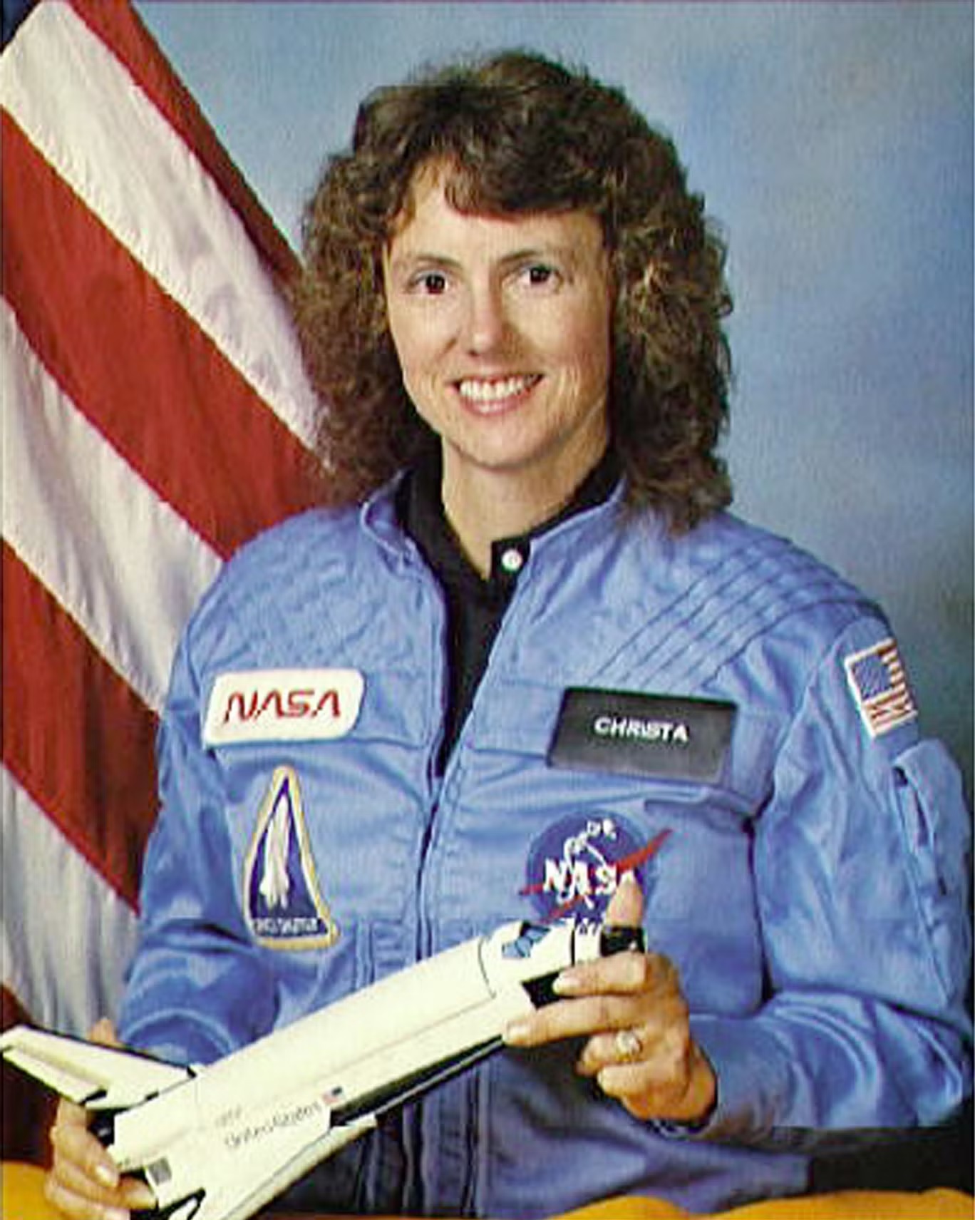 لقيت المعلمة كريستا مكوليف حتفها في كارثة مكوك الفضاء تشالنجر في عام 1986 (غيتي)