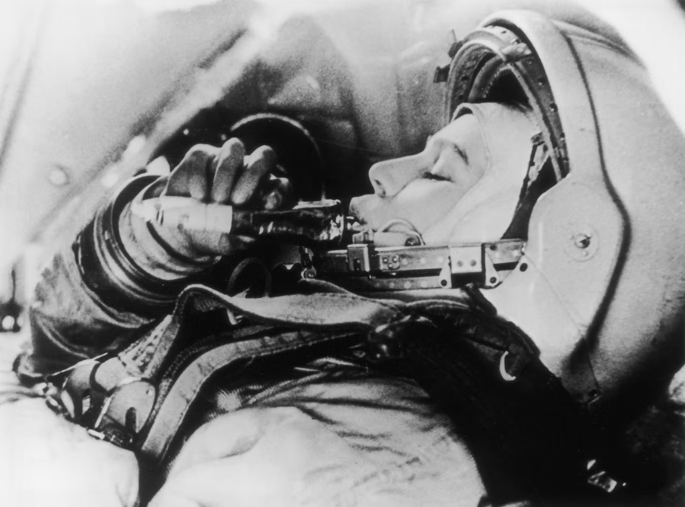 أرادت تيريشكوفا دائماً إظهار الدعم لرواد الفضاء الأخريات (غيتي)