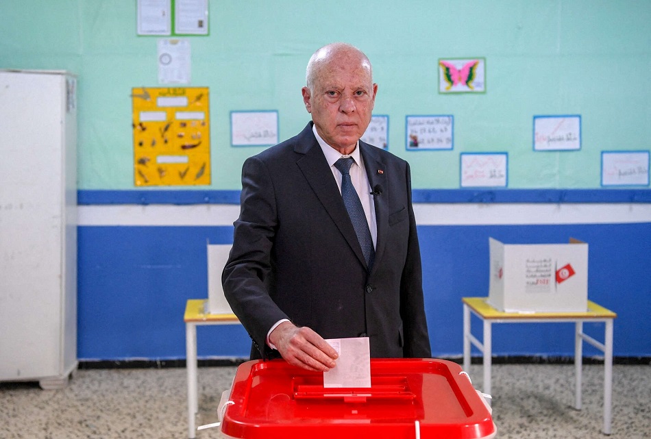 الرئيس التونسي يراهن على الجولة الثانية من الانتخابات للرد على المعارضة الصورة من رويترز.jpg