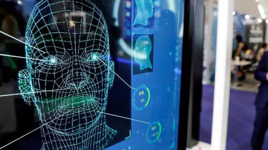  شركة "كلير فيو" الأميركية للذكاء الاصطناعي قدمت تقنياتها للتعرف إلى الوجه إلى أوكرانيا (مواقع التواصل)
