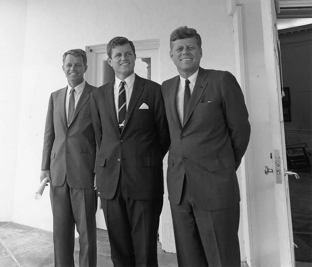 Robert-F-Kennedy-Ted-John-White-House-1963 britanica55.jpg