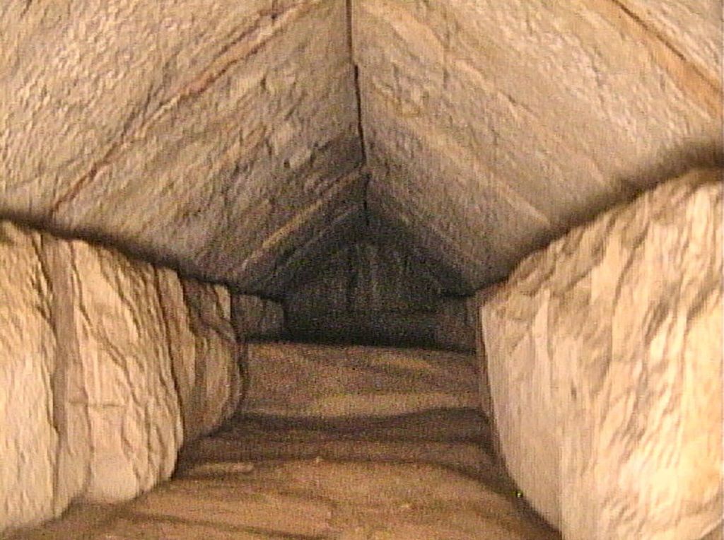 secret-corridor-pyramid-giza.jpg